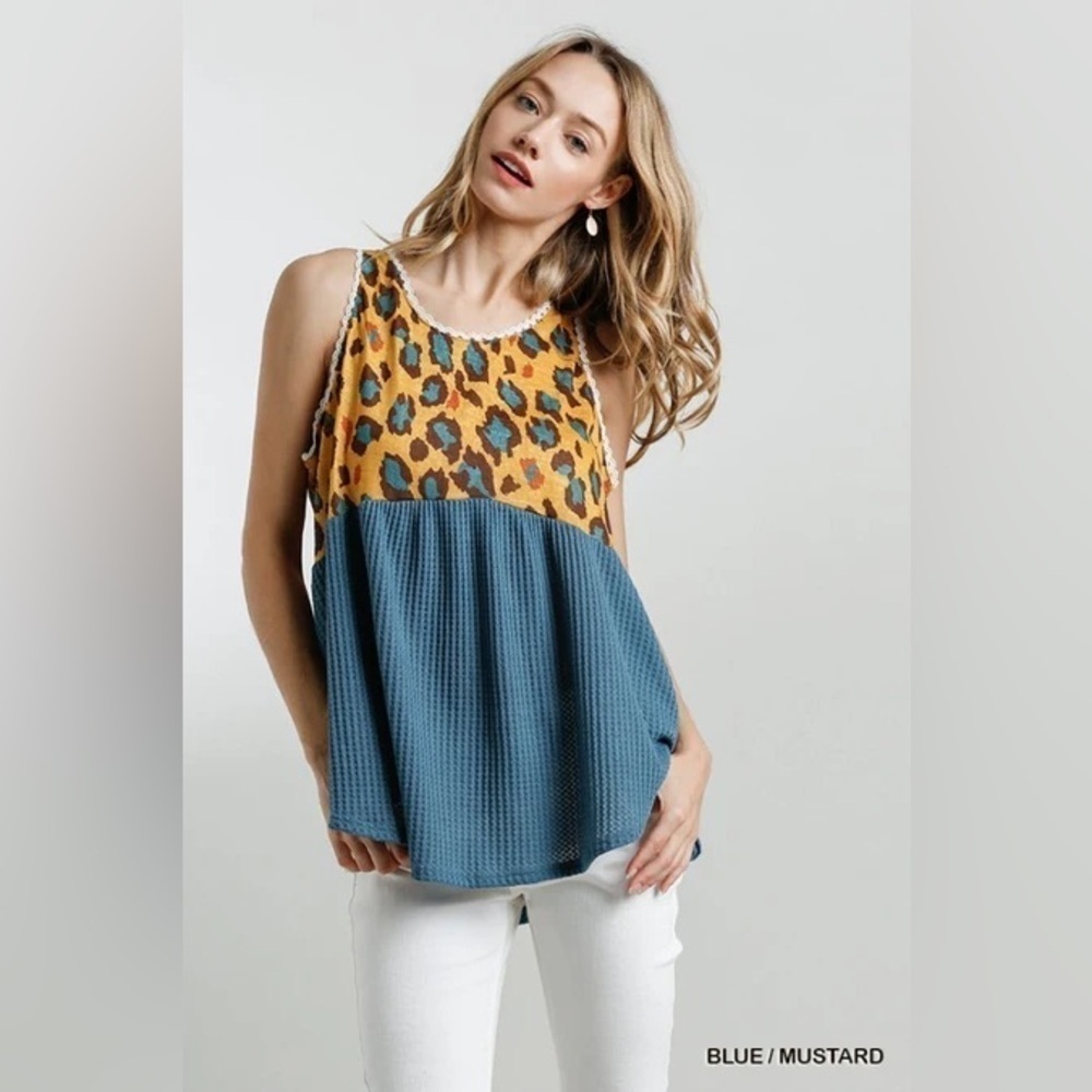 Umgee leopard print waffle top size small